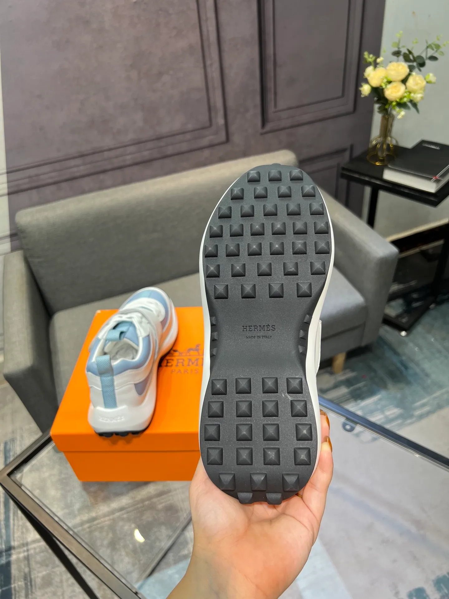 Men's shoes 💰600 Actual photos 🎬 [Hermès] Couple style, official website synchronization Counter quality French Paris catwalk style Simple and classic Imported original fabric Original 1:1 outsole! The highest version on the market! Size: Female 35-41. Male 39-45 (female 41, male 45 customized)